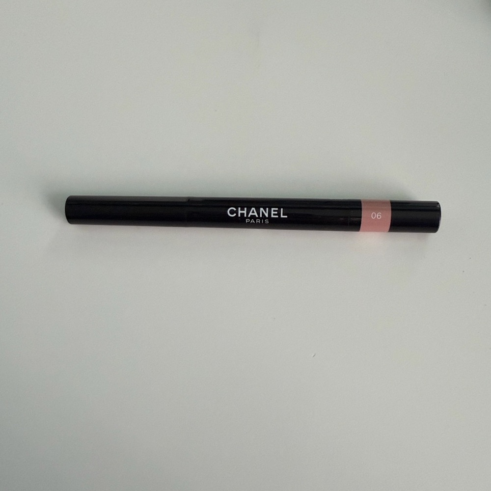 CHANEL Stylo Ombre et Contour Eyeshadow liner
